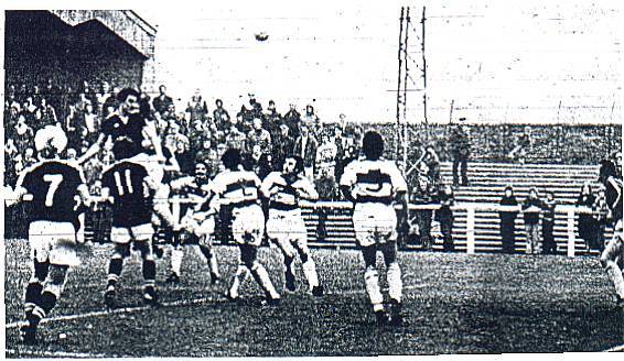 Big Joe Carson heads for goal against Morton 1977